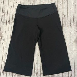 Lululemon Women’s Clam Digger Wide Leg Crop Shorts Gym Workout Yoga Black Size 2